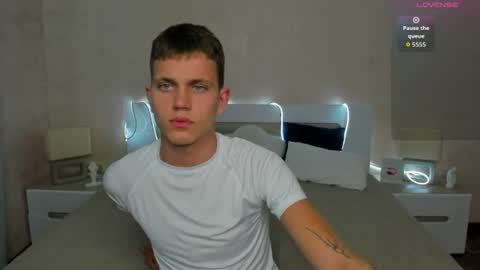 Snapshot of m0neyken_ chatting on 07.10.26 m0neyken_ online show from 07.10.26