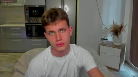Snapshot of m0neyken_ chatting on 08.04.26 m0neyken_ online show from 08.04.26