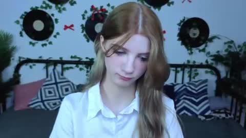 Snapshot of m1aforever chatting on 07.08.26 catch me on tue 10am-5pm wed 3am-10am fri 3am-5pm sat 10am-5pm sun 10am-5pm online show from 07.08.26