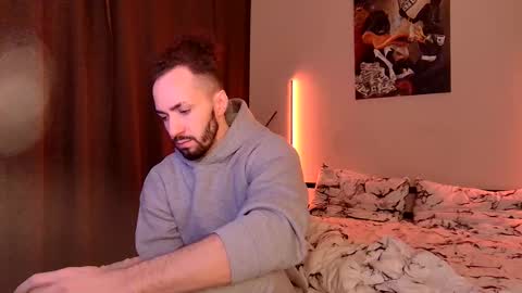 Snapshot of m_e_d_i_a_t_o_r chatting on 10.07.25 M E D I A T O R online show from 10.07.25