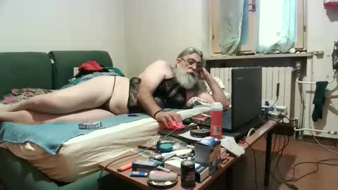 Snapshot of maax1970to chatting on 10.12.25 maax1970 online show from 10.12.25