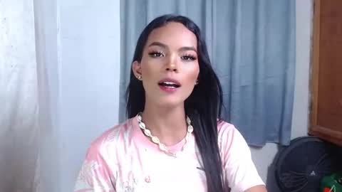 Snapshot of mabuhay_lola chatting on 05.10.26 Divina online show from 05.10.26