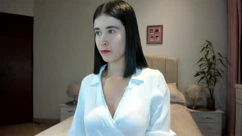 Macarena online show from 04.14.26