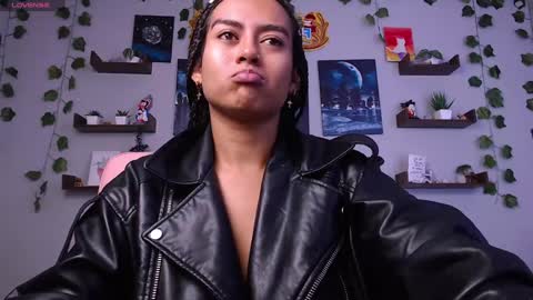 Macey Elliot Modelo Independiente online show from 12.24.24