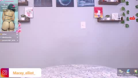 Macey Elliot Modelo Independiente online show from 01.17.25