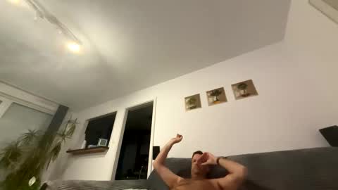 macfly67 online show from 02.25.25