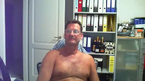 Snapshot of macfly67 chatting on 06.24.26 macfly67 online show from 06.24.26