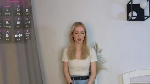 Snapshot of machellehollenback chatting on 04.17.26 Katerina online show from 04.17.26