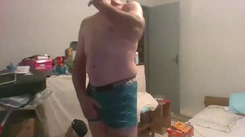 Snapshot of machoalex chatting on 02.18.26 MACHOLIVRE online show from 02.18.26