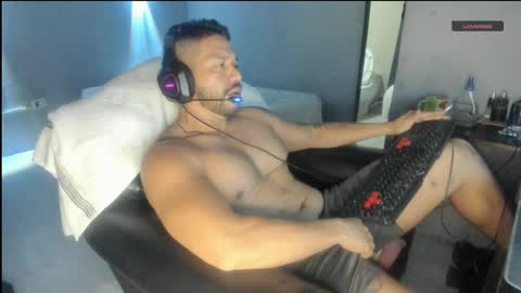 Snapshot of machohandsome chatting on 04.27.26 Javier papichulo master how do you want online show from 04.27.26