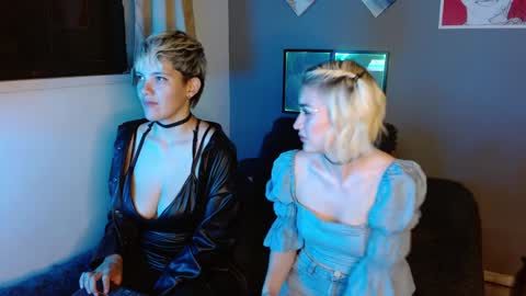 Snapshot of mackenziemoon chatting on 02.07.25 Noah Askew online show from 02.07.25
