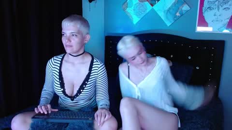 Snapshot of mackenziemoon chatting on 03.12.25 Noah Askew online show from 03.12.25