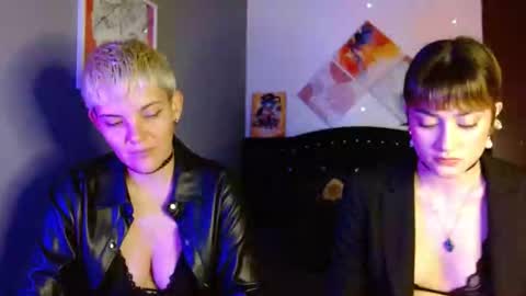 Snapshot of mackenziemoon chatting on 09.09.25 Noah Askew online show from 09.09.25