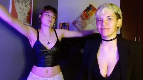 Snapshot of mackenziemoon chatting on 10.22.25 Noah Askew online show from 10.22.25