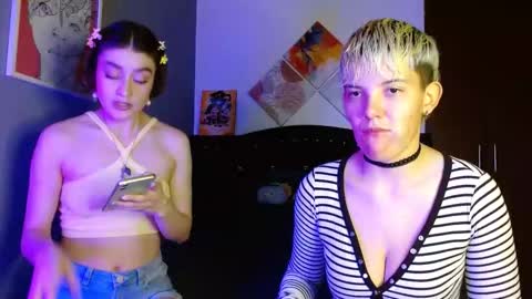 Snapshot of mackenziemoon chatting on 10.22.25 Noah Askew online show from 10.22.25