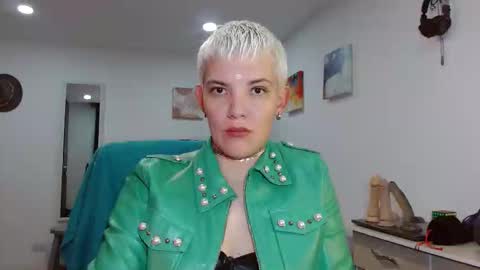 Snapshot of mackenziemoon chatting on 02.16.26 Noah Askew online show from 02.16.26