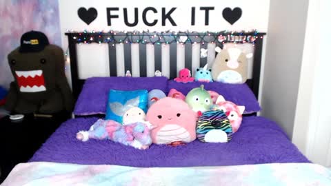 Mackenzie Wolfe online show from 12.17.24