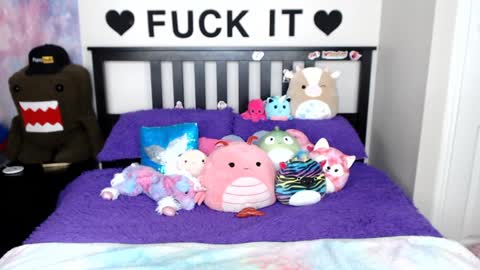 Mackenzie Wolfe online show from 01.11.25