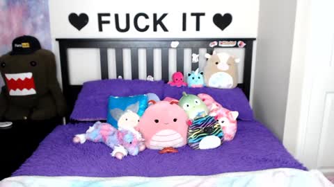 Mackenzie Wolfe online show from 01.17.25