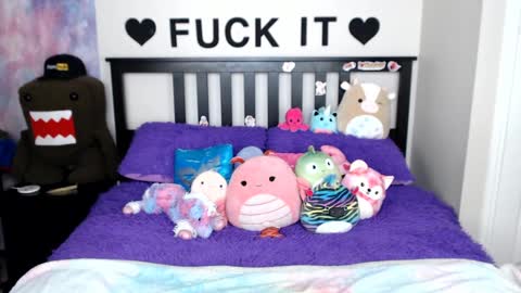 Mackenzie Wolfe online show from 02.18.25