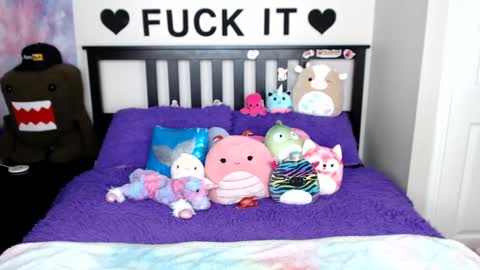 Mackenzie Wolfe online show from 03.03.25