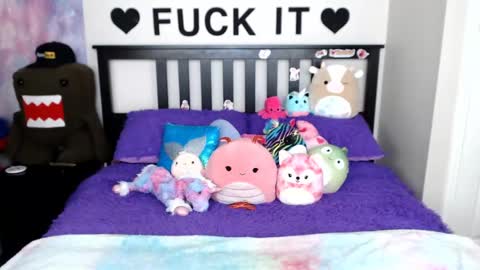 Mackenzie Wolfe online show from 03.08.25