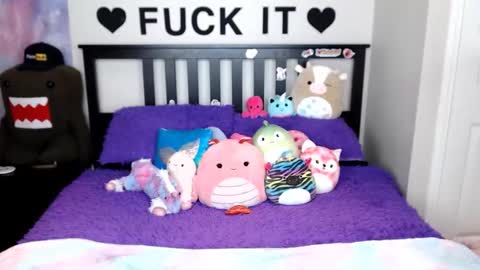 Mackenzie Wolfe online show from 11.25.25