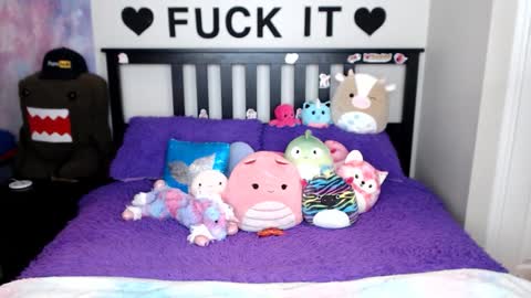 Mackenzie Wolfe online show from 02.04.26