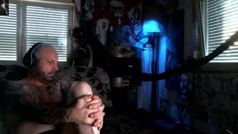 Snapshot of mad_dem0n chatting on 09.12.25 Manuel online show from 09.12.25