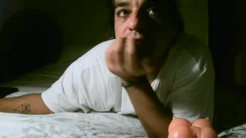 Cris B online show from 11.16.25