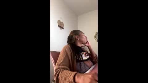 Snapshot of madam_glam chatting on 02.19.26 madam_glam online show from 02.19.26