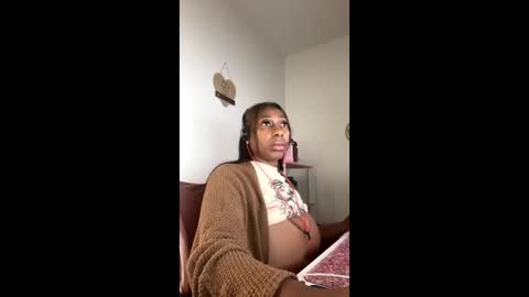 Snapshot of madam_glam chatting on 02.26.26 madam_glam online show from 02.26.26