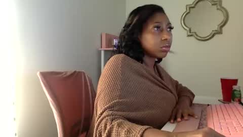 Snapshot of madam_glam chatting on 04.01.26 madam_glam online show from 04.01.26