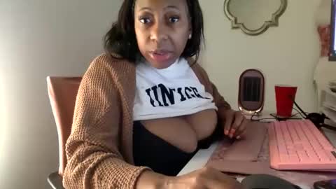 Snapshot of madam_glam chatting on 04.07.26 madam_glam online show from 04.07.26