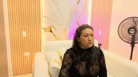 Madam Hott  online show from 09.09.25