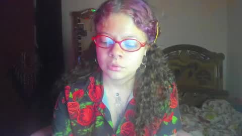 Snapshot of madam_sativa chatting on 02.05.25 di online show from 02.05.25