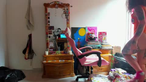 Snapshot of madam_sativa chatting on 02.26.25 di online show from 02.26.25