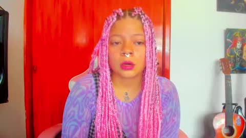 Snapshot of madam_sativa chatting on 09.16.25 di online show from 09.16.25