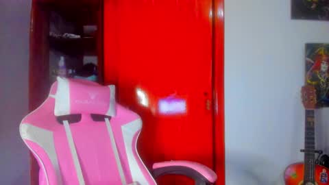 Snapshot of madam_sativa chatting on 09.27.25 di online show from 09.27.25