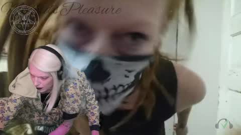 Snapshot of madame_lucifer chatting on 04.14.26 Madame Lucifer online show from 04.14.26