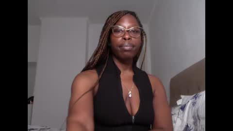 Snapshot of madamindigo chatting on 02.16.25 YourMadamIndigo online show from 02.16.25