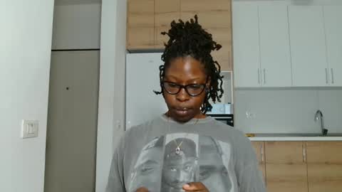 Snapshot of madamindigo chatting on 01.14.26 YourMadamIndigo online show from 01.14.26