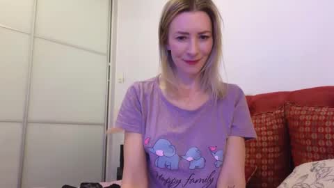 Snapshot of maddalena_ chatting on 03.05.25 Maddalena online show from 03.05.25