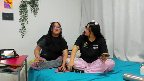 Snapshot of maddie_and_chelsea_ chatting on 03.22.26 Maddie and Chelsea online show from 03.22.26