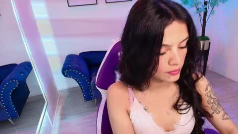 Snapshot of maddie_t18 chatting on 04.22.26 maddie_t18 online show from 04.22.26