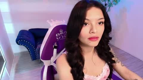 Snapshot of maddie_t18 chatting on 04.23.26 maddie_t18 online show from 04.23.26