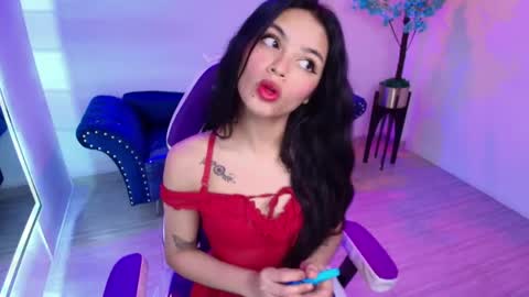 Snapshot of maddie_t18 chatting on 04.25.26 maddie_t18 online show from 04.25.26