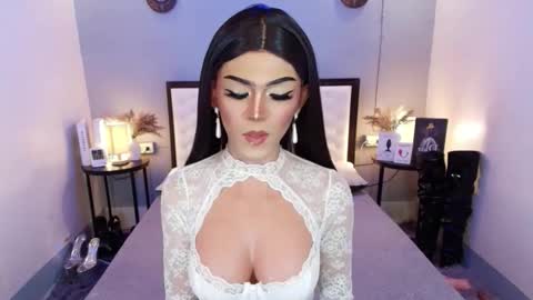 Snapshot of maddisonwil chatting on 09.17.25 M A D D Y online show from 09.17.25