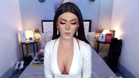 Snapshot of maddisonwil chatting on 09.20.25 M A D D Y online show from 09.20.25