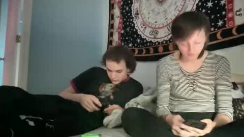 Snapshot of maddlips chatting on 11.20.25 Rat Boy online show from 11.20.25